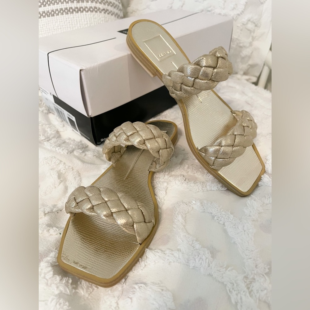 NIB - Dole Vita Indy Sandal in light Gold - 6.5